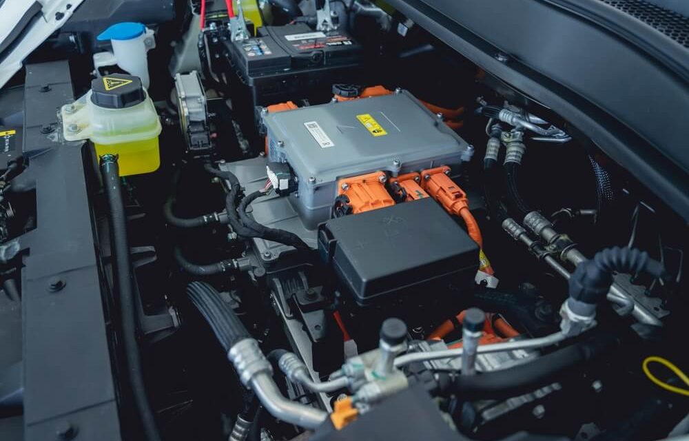 Teknologi Aki: Mengapa Baterai Masih Jadi Andalan Mobil Listrik?