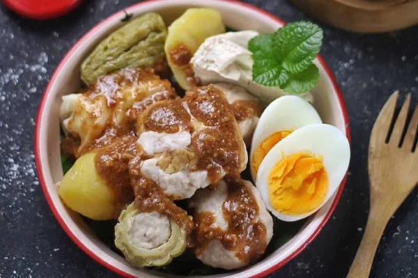 Siomay Lezat: Cita Rasa Tradisional, Tak Pernah Membosankan