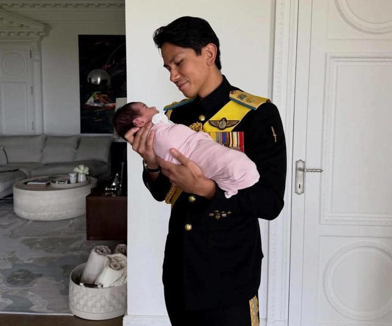 Potret Pangeran Abdul Mateen: Mengasuh Anak Pertamanya