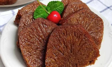 Kuliner Tradisional Kue Sarang Semut, Manis Dan Legit