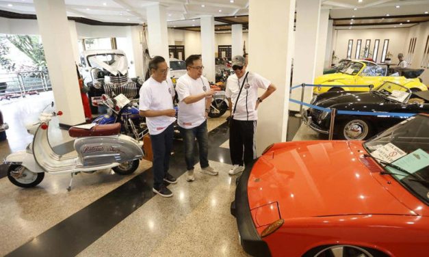 Ajang Perdana! Mobil Klasik Dan Retro Ramaikan Lembang