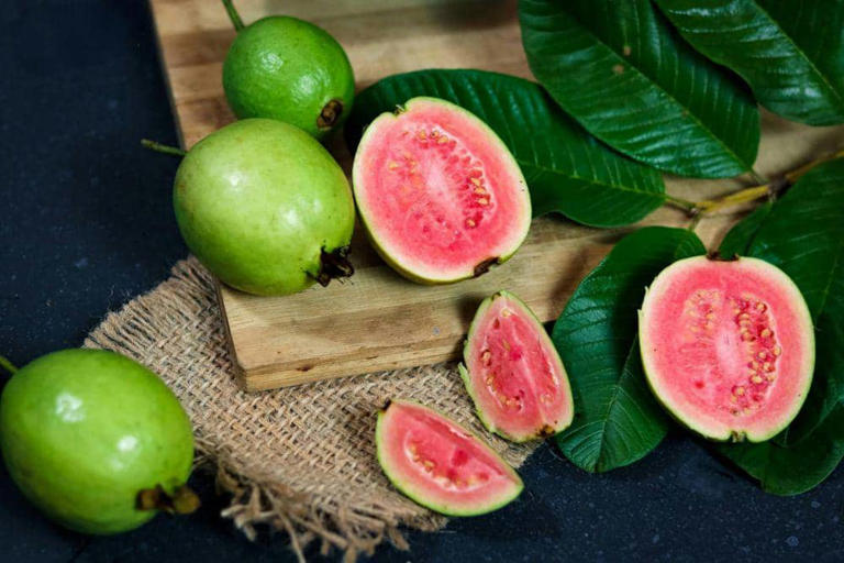 Sehat Alami! Jus Jambu Biji & Perannya Dalam Melawan Anemia