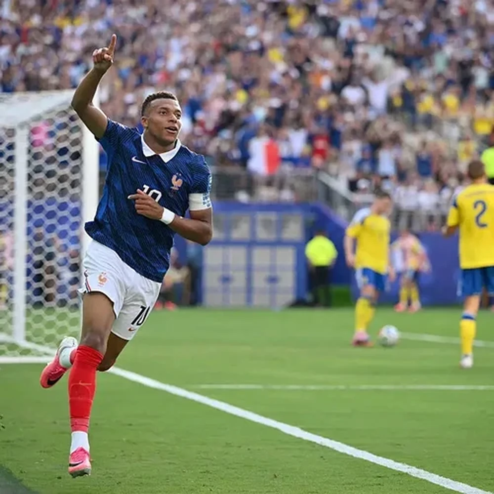 Emosi Tak Terbendung! Gill Jelaskan Aksi Kontroversial Ke Mbappe