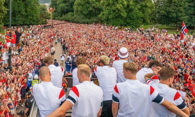 Haru Dan Bangga! Norwegia Di Sambut Ribuan Fans Di Oslo