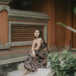 Aura Dewi Bali! Olivia Jensen Pesona Dalam Balutan Kain Khas