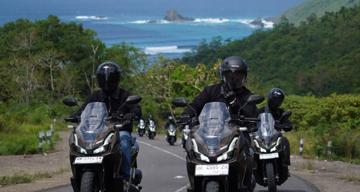 Matic Atau Kopling Manual, Mana Lebih Cocok Untuk Touring?