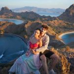 Momen Manis, Regina Phoenix & Kekasih Liburan Di Labuan Bajo