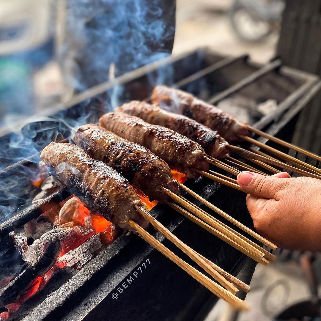 Sate Buntel Legendaris! Keunikan Sate Kambing Khas Solo