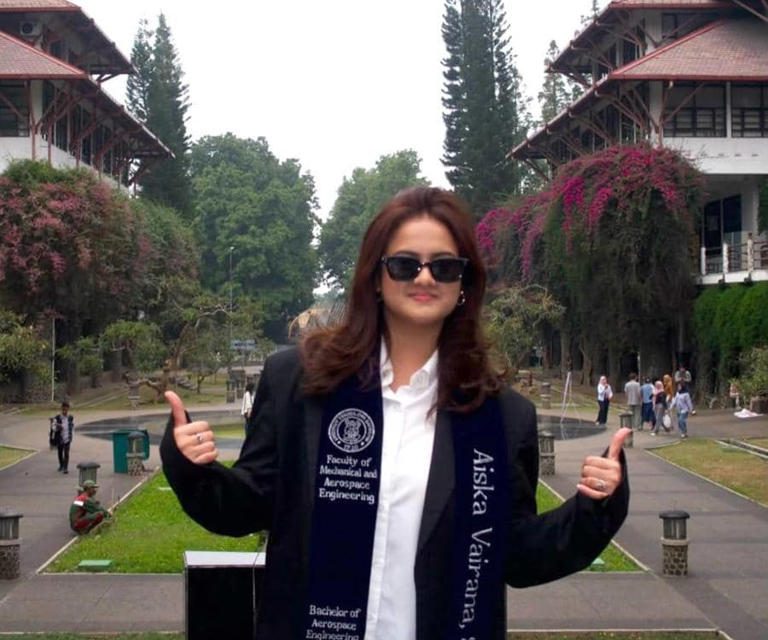 Selamat! Aiska Anak Ersa Mayori Resmi Jadi Sarjana Teknik ITB
