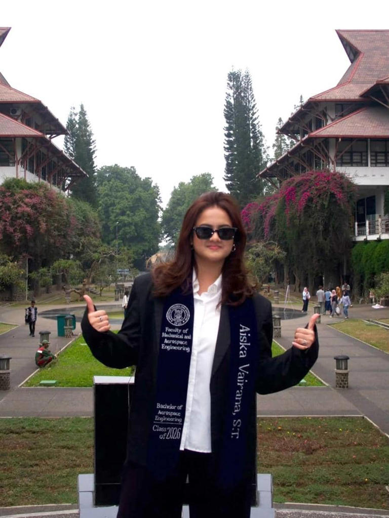Selamat! Aiska Anak Ersa Mayori Resmi Jadi Sarjana Teknik ITB