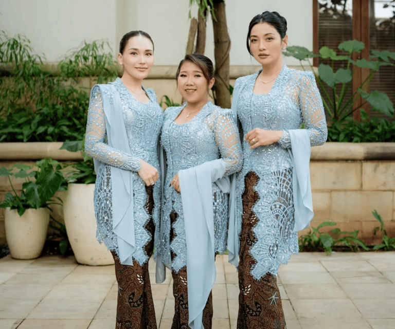 Makin Elegan! Gaya Undangan Ayu Ting Ting, Hesti & Kiky Saputri