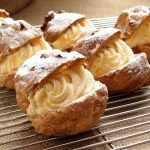 Manis Maksimal! Kue Sus Lembut Dengan Vla Vanila Yang Lumer