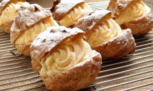 Manis Maksimal! Kue Sus Lembut Dengan Vla Vanila Yang Lumer